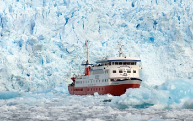 NAVEGANDO ENTRE GLACIARES: DESCUBRE EL SUR DE CHILE A BORDO DEL SKORPIOS II- SALIDA 21/11/25