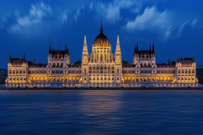 TRIANGULO DE ORO ORIENTAL - Viena, Budapest, Praga, Cracovia y Varsovia -