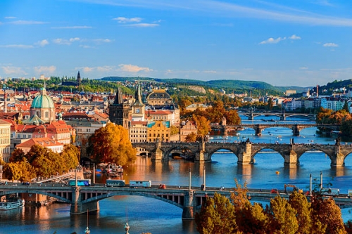 DE PRAGA A PARIS